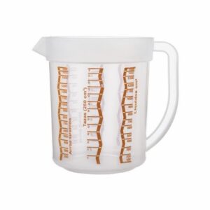 Jarra graduada plástica transparente de 1,5 litros con pico vertedor, ideal para mediciones precisas en cocina, laboratorio o limpieza.