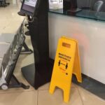 Señal de piso – Distanciamiento Social FOTO