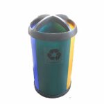 Estación de reciclaje con 4 cestos codificados por color para separación de residuos